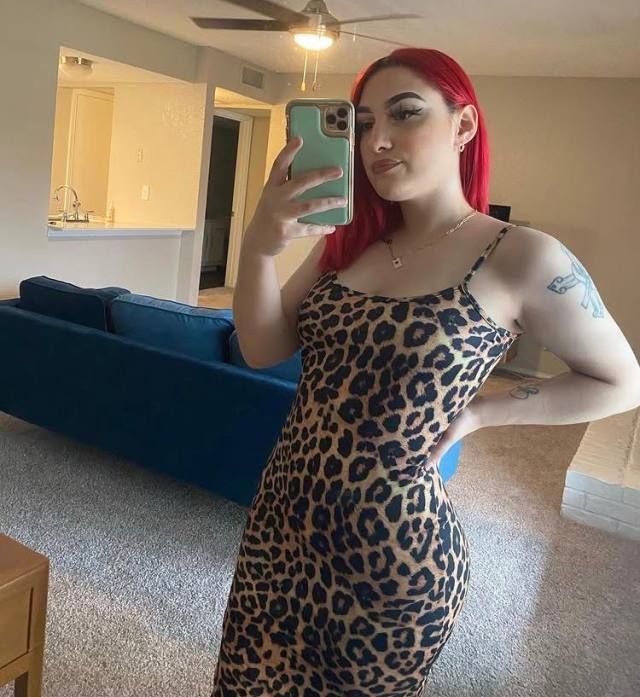 Hot sexy girl available rn - Image 3